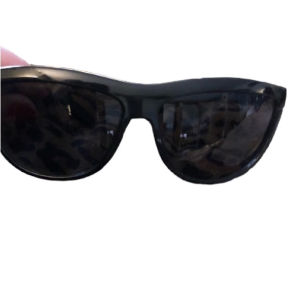 MARC NEW YORK black cat eye sunglasses dark lens wore once - Picture 9 of 9
